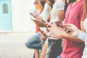 8 Do’s and Don’ts for Interacting with High Schoolers on Social Media